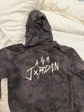 Jordan Men's Black and White Graphic Hoodie